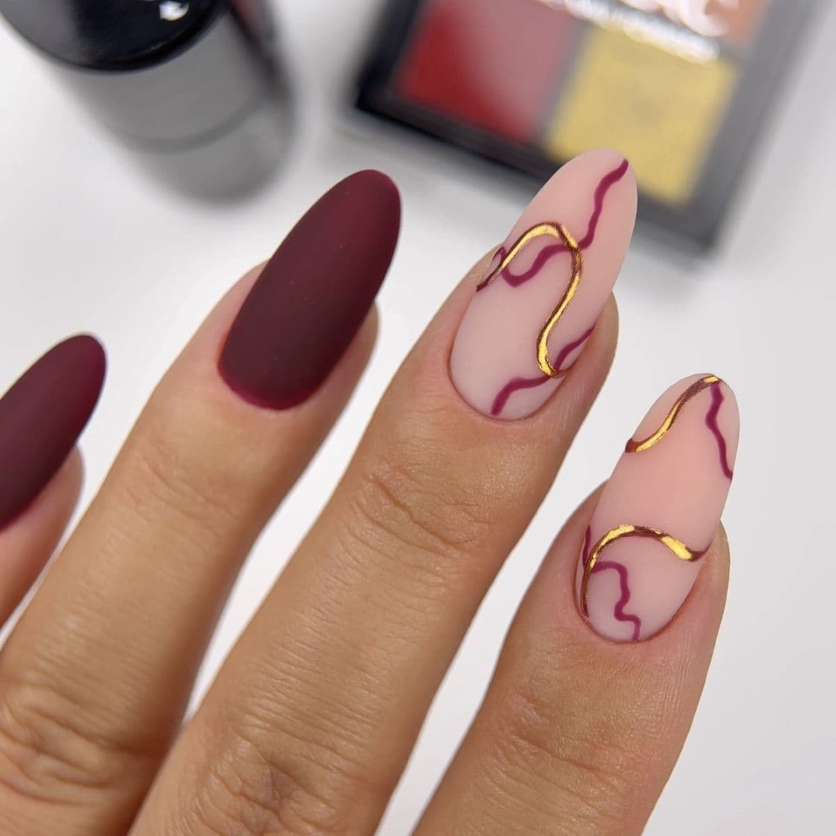 Nail Art avec Semilac - Palette de Poudres Chrome Pressées 02