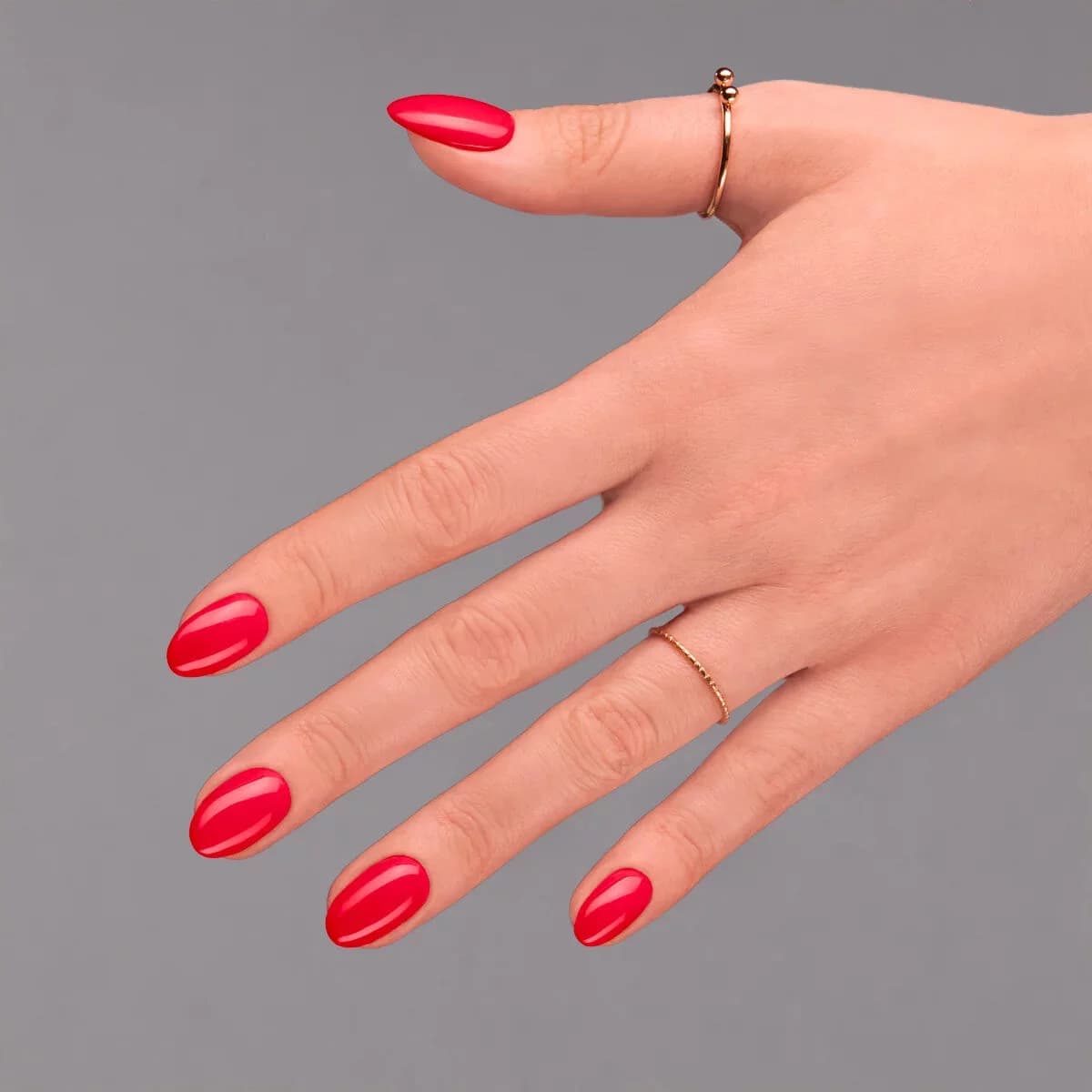 Manucure avec Semilac – Vernis semi-permanent UV/LED 317 Neon Red– 7ml