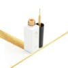 Gel Liner Gold GEL.IT.UP utilisé pour tracer un sourire de French Manucure parfait sur un ongle.